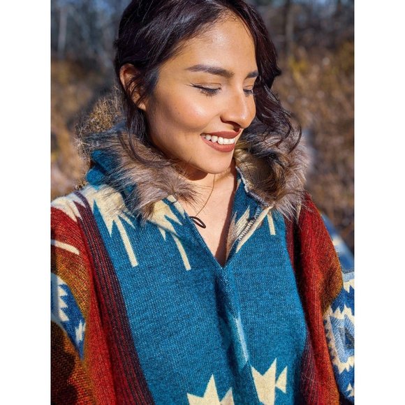 American Honey Poncho with Faux Fur Hood - Picture 4 of 5